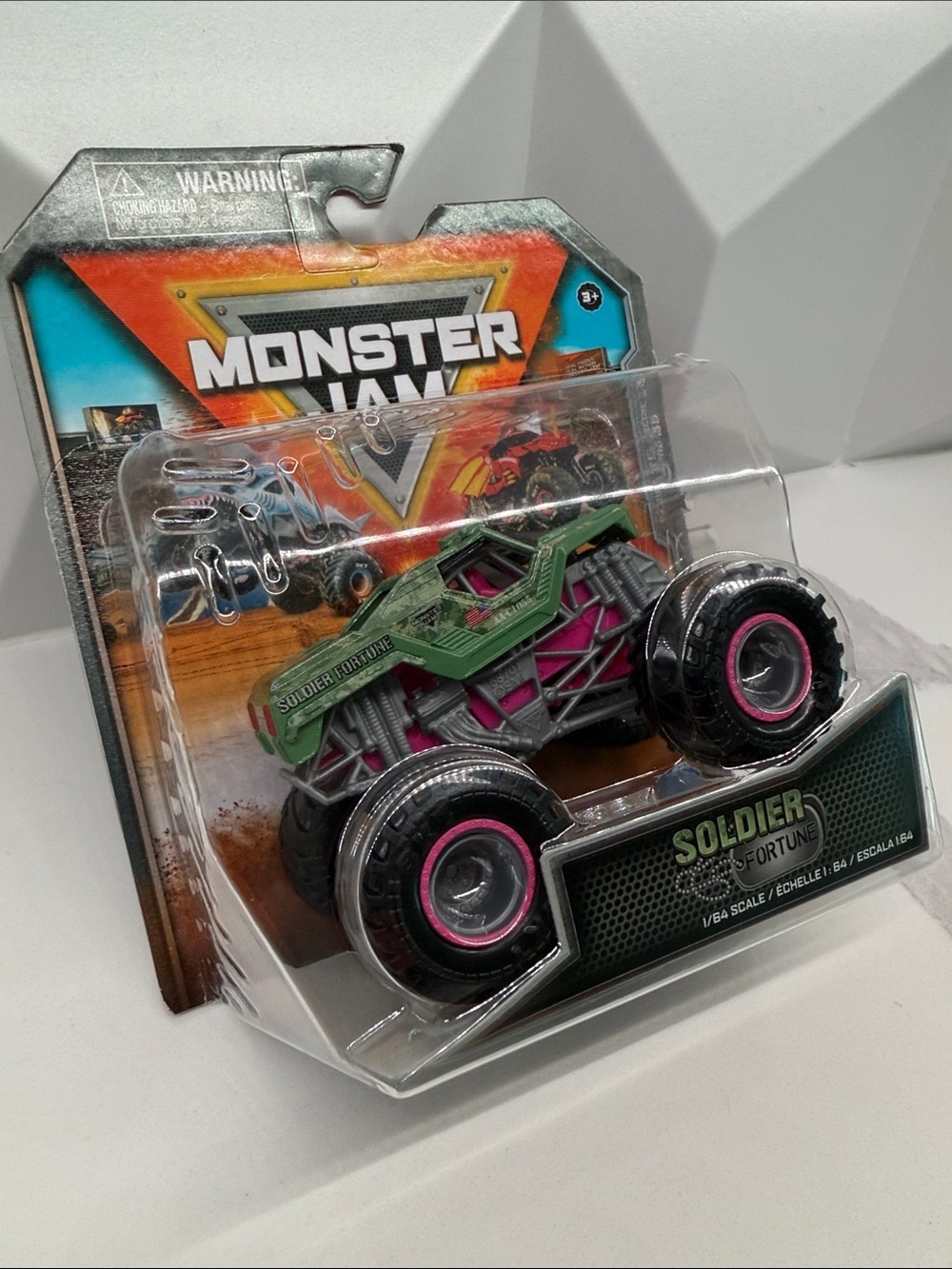 Soldier of Fortune Kids Monster Truck - Green & Pink 1:64 scale - Picture 3 of 8